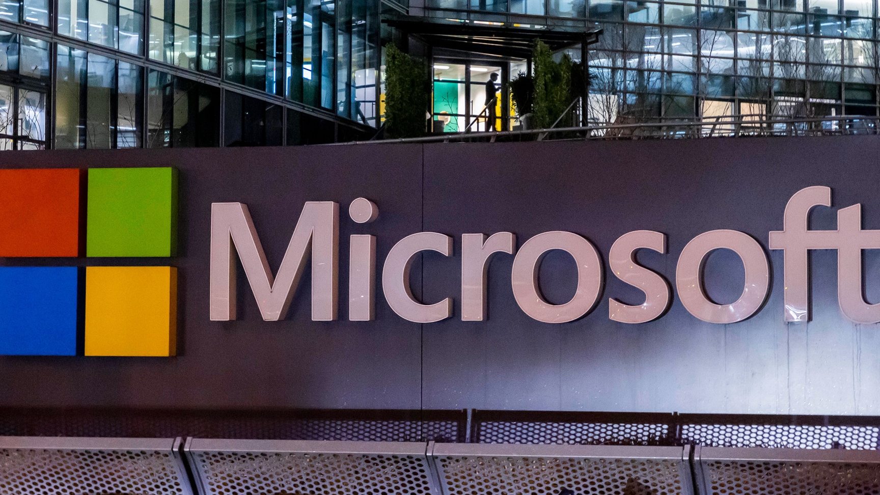 Microsoft подал, заявку на регистрацию товарного знака, в России смотреть онлайн