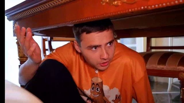 Мы  пробрались в самый богатый дом (его владелец Макс?)