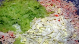 Рулет из крабовых палочек огурца и лаваша