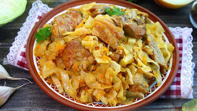 Беспроигрышное блюдо. КАПУСТА, ТУШЁННАЯ СО СВИНЫМИ РЁБРЫШКАМИ