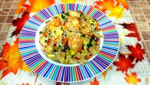 Жареный Рис с Креветками, Яйцом и Овощами