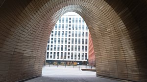 Прогулки по Москве. Зиларт. Достопримечательности Зиларт. Ржавый дом. Дом-комета. Золотая арка
