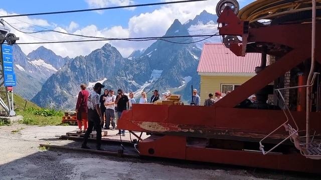 Отпуск 2025. 4 часть. Весь Домбай с канатки. В верх.
