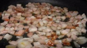 Рулет из фарша с яйцом