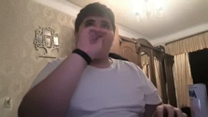 пробую милкис клубника и чупа чупс со вкусомколы и ананаса и смотрью альбертович энергетик