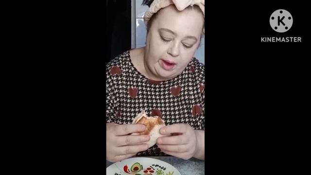 Дровосек у Б.Я. шалунишка 🤫 ведь беззубый рот жены это фишка 🤭