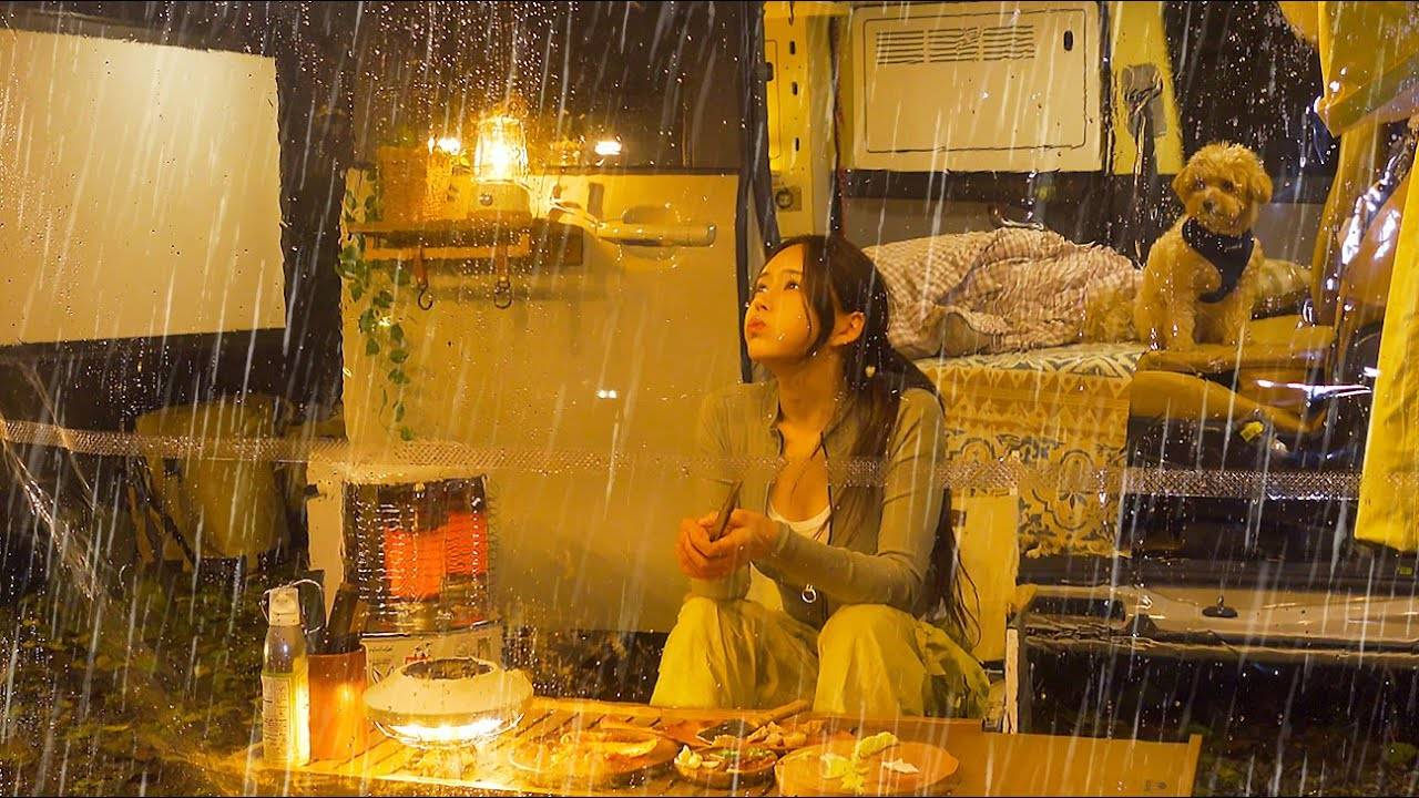 ☔️ кемпинг в дождливом лесу | Острые кимчи и вареная свинина | Звук дождя ASMR