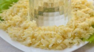 Салат Гранатовый браслет с колбасой