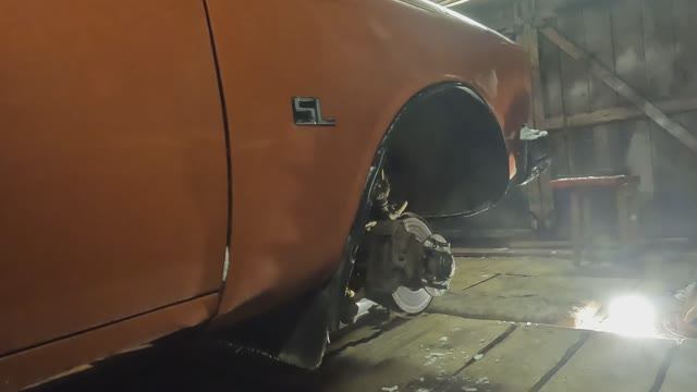 Москвич. Как заменить пружину на автомобиле Москвич 2140.