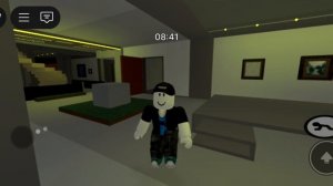 играю в пиги в роблокс.