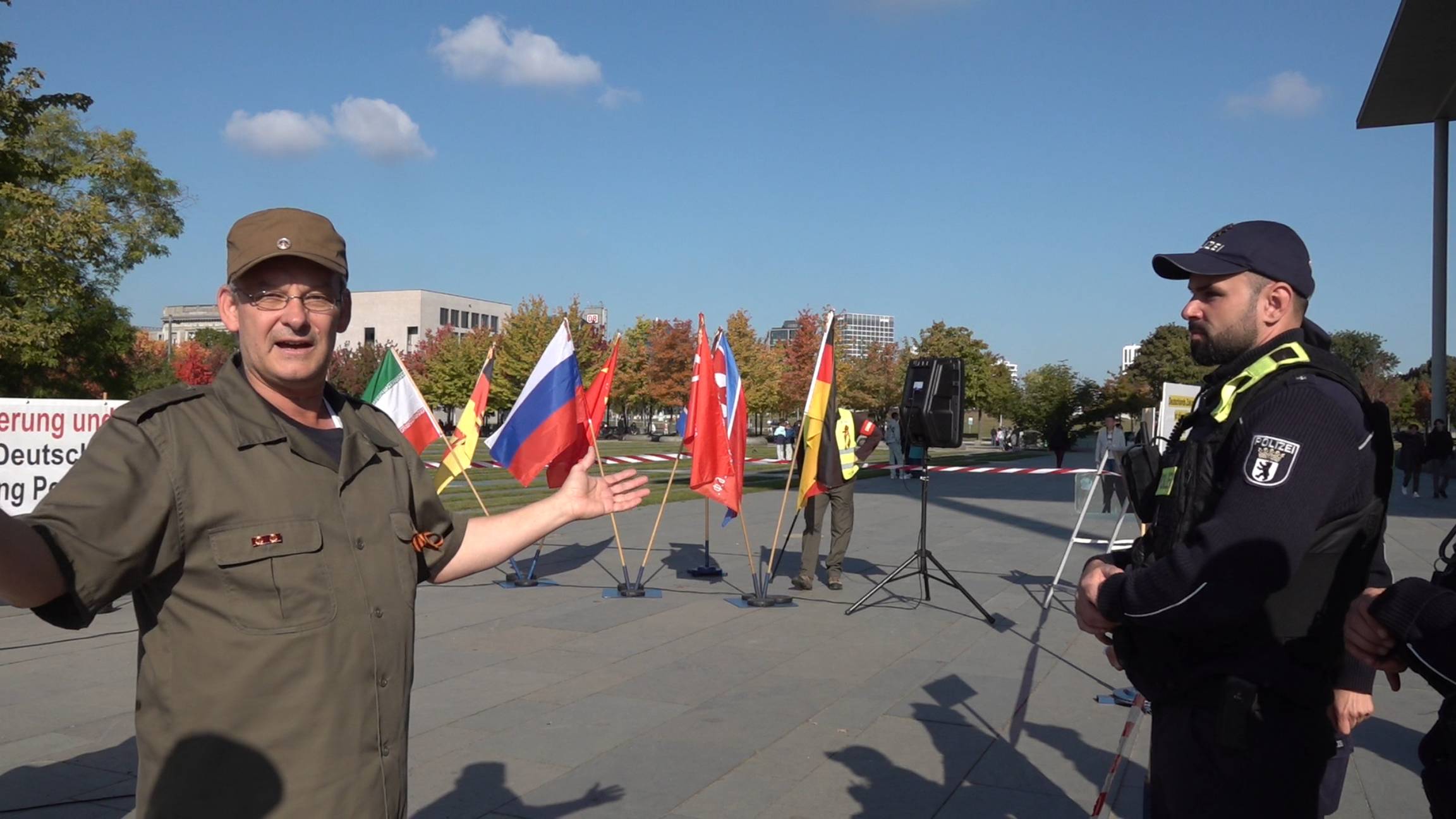 Rüdiger Hoffmann; Ich Brauche Keinen Lautsprecher! #staatenlos.info Berlin 3. Oktober 2025