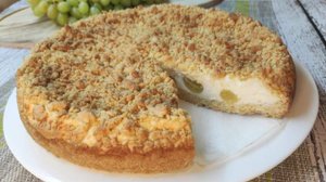 Песочное тесто сочетается с виноградом в сметанном суфле. НАСЫПНОЙ ПИРОГ С ВИНОГРАДОМ