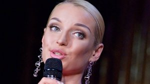 «Только помирать собиралась, а теперь замуж выходит!»: 49-летняя Волочкова в свадебном платье...