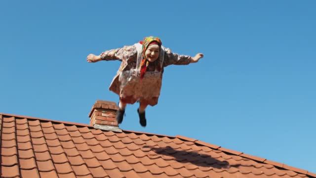 🔥😂 НИЧЕГО НЕОБЫЧНОГО! ДЕНЬ ИЗ ЖИЗНИ НАШЕЙ ВЕСЁЛОЙ БАБУШКИ! ✨ ЭТО ЛУЧШЕ, ЧЕМ ЛЮБОЙ СЕРИАЛ! 🍿