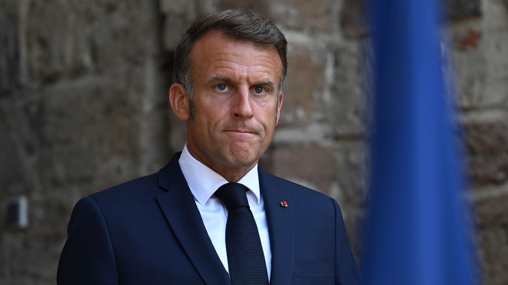 Макрон дал, ушедшему, в, отставку Лекорню, последний шанс, на формирование кабмина смотреть онлайн