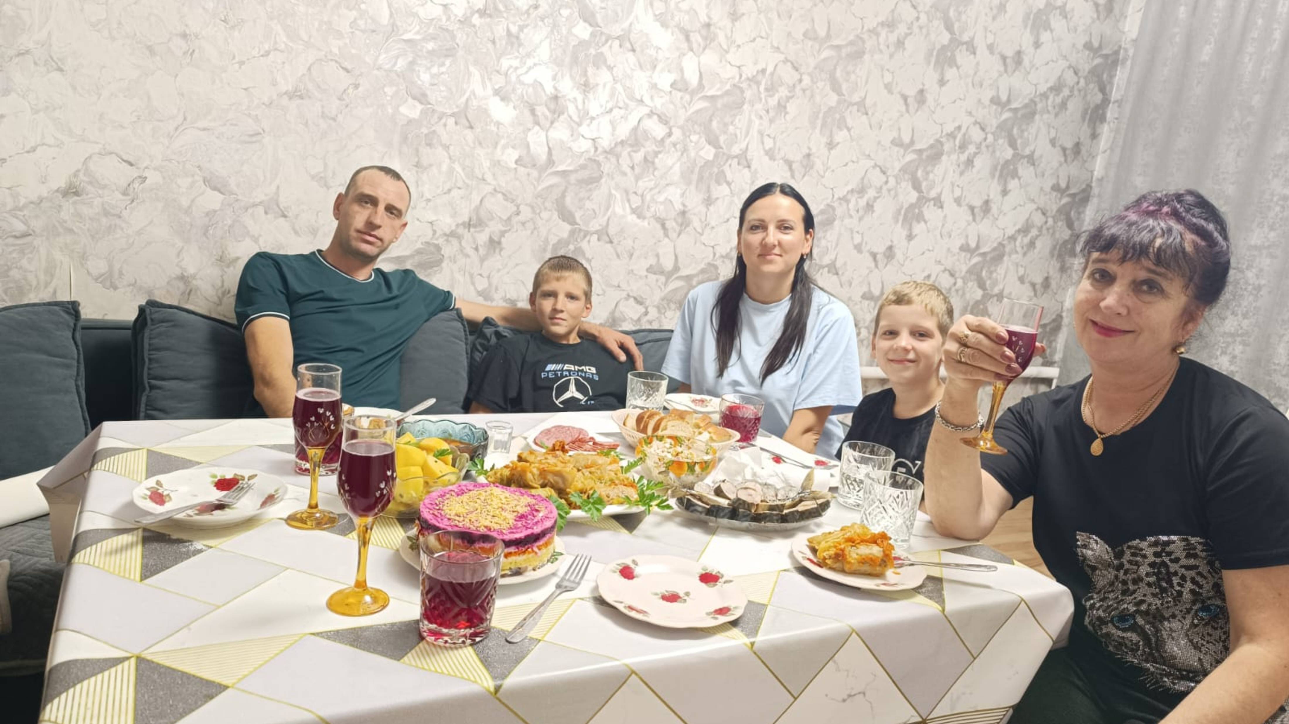НИЧЕГО СВЯТОГО У ЛЮДЕЙ/ВЕРНУЛАСЬ В КАЗАХСТАН/В ГОСТЯХ У БРАТА