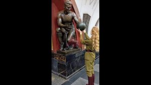 Нейро сеть оживила скульптуры на станции часть 2