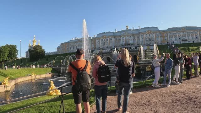 Анн Навеяли чувства в Петергофе у пляжа набережной как на Момбасе