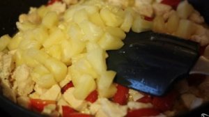 Курица в кисло-сладком соусе с рисом