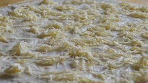 Рулет из лаваша, курицы и корейской моркови