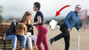 Слепой мужчина ПУКАЕТ на людях и их РЕАКЦИЯ - самый смешной пранк