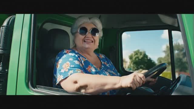 🔥😂 БАБУШКА С БЕШЕНЫМ ХАРАКТЕРОМ! 💥 ВСЕГО ОДНА ФРАЗА, И ВСЯ СЕМЬЯ В ИСТЕРИКЕ! 🤣 ДО СЛЁЗ!