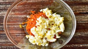 Салат с сердцем и корейской морковью