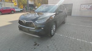 12 октября. В продаже  новый Toyota Highlander