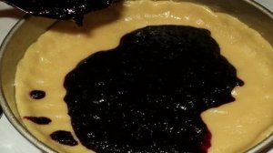 Пирог с черничным вареньем