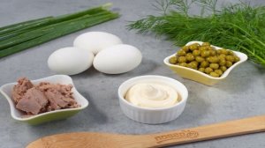 Салат с тунцом и горошком