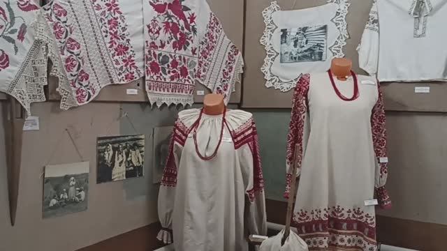 Экскурсия по залу «Заселения края, макет избы крестьянина Камышинского уезда» смотреть онлайн