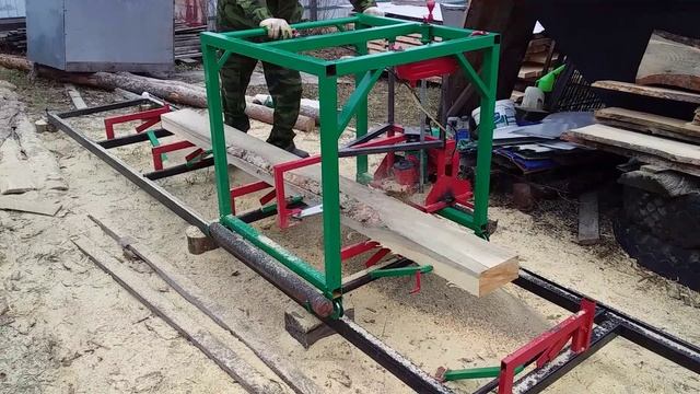 Пилорама из бензопилы урал. Пилим доски.