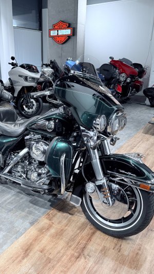 HD Electra Glide Ultra Emerald Green