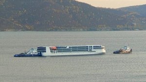 Теплоход "Владимир Жириновский" прошел Тольятти (11.10.2025)