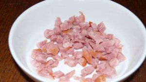 Салат с сыром и сухариками