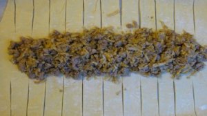 Рулет из слоеного бездрожжевого теста