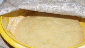 Пирог с брусникой и сметаной