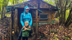 ПРИВЁЛ СЕМЬЮ В ЗЕМЛЯНКУ. Паримся в лесной бане. Живём в лесу