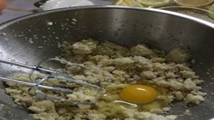 Пряный лимонный пирог с глазурью