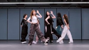 ||Pretty Please - Hearts2Hearts|| 
[[Mirror dance]]