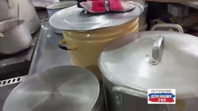 Ресторанчик 2️⃣ Наши девочки работают.Приготовили много вкусняшек для защитников. Ждём добровольцев✊