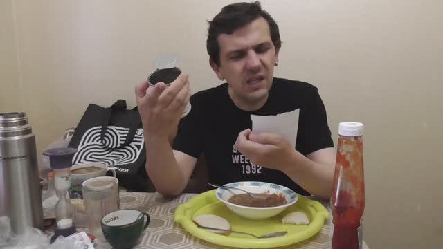 Дегустирую обжор худшая в моей жизни сельская кусковая говяжья тушенка из Пятерочки