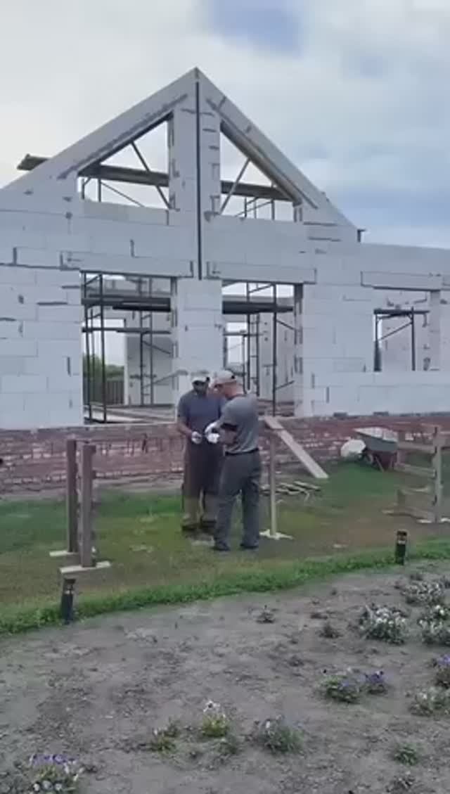 Как сделать фронтон из газоблока с армопоясом_ Gable From Aerated Concrete With Reinforced Belt