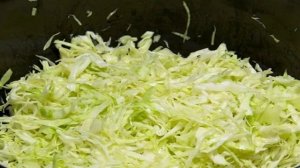 Салат с сухариками и курицей