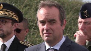 Премьер Франции заявил, что покинет свой пост, если не будет условий для работы
