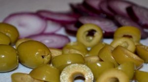 Салат с сыром, апельсином и курицей