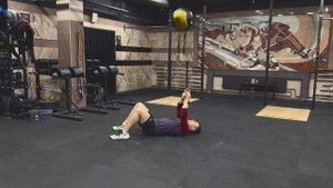 Броски мяча от груди лежа на спине с мертвой точки| Ball throw lying on floor with stop