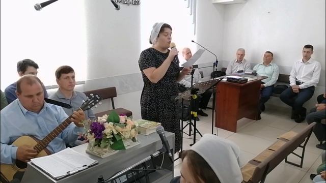 Слёзы Бог утрёт нежно прикасаясь
