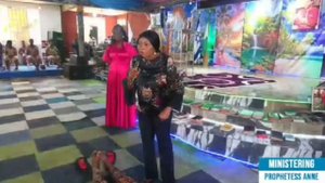День 3 - Пророчица Энн служит посланием во время Пророческого поещения в Гане, сентябрь 2025