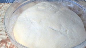 Пирог с брусникой из дрожжевого теста